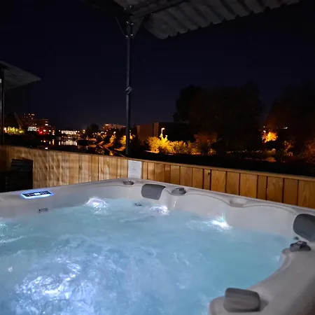 Apartment La Peniche De Fabrice Avec Jacuzzi Privatif